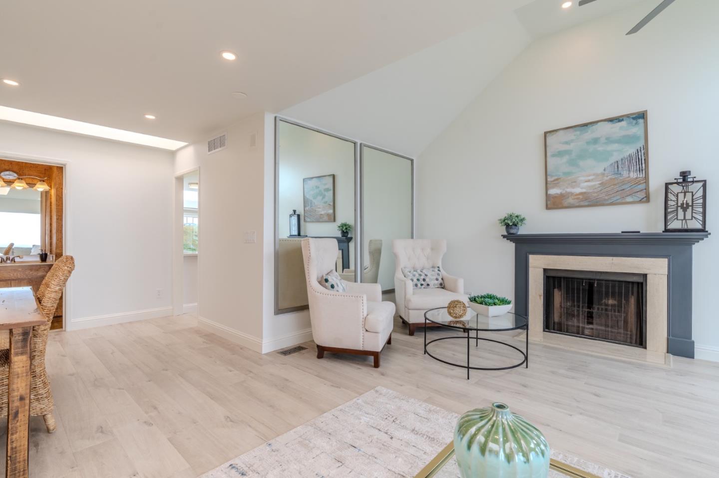 Detail Gallery Image 9 of 55 For 262 Beachview Ave #5,  Pacifica,  CA 94044 - 2 Beds | 2/1 Baths
