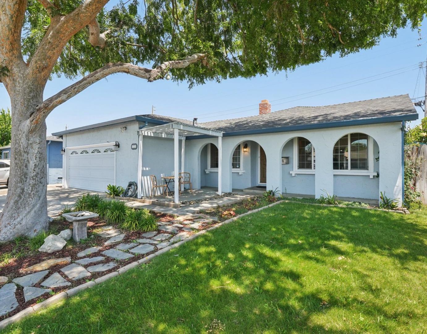 Detail Gallery Image 2 of 41 For 5886 Falon Way, San Jose,  CA 95123 - 3 Beds | 2 Baths