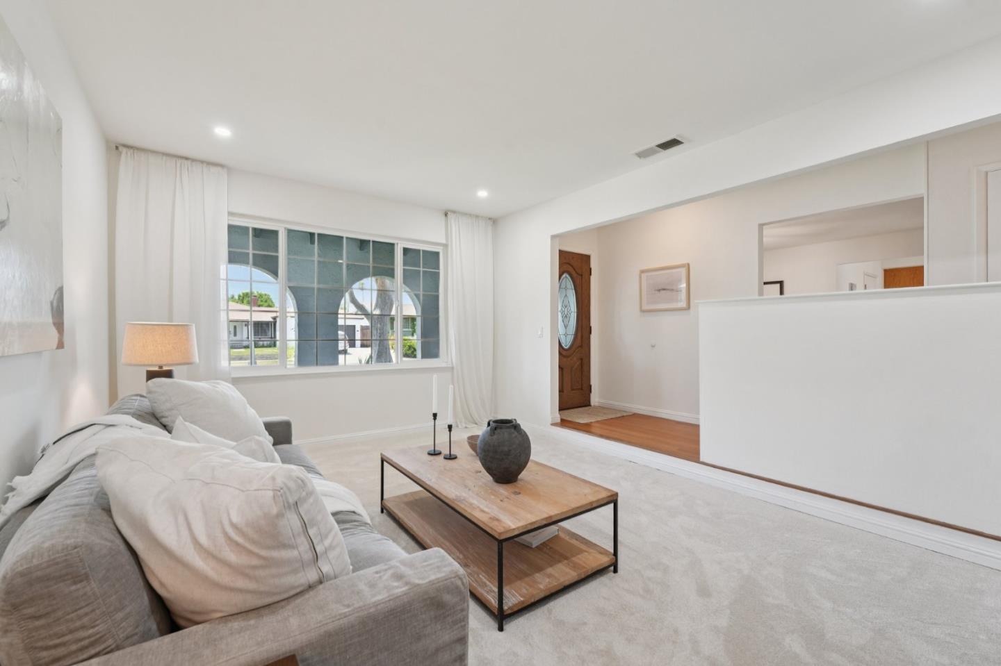 Detail Gallery Image 5 of 41 For 5886 Falon Way, San Jose,  CA 95123 - 3 Beds | 2 Baths