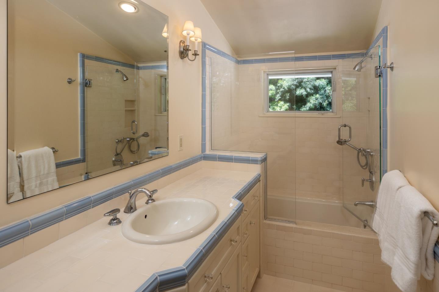 Detail Gallery Image 24 of 37 For 343 Lloyden Park Ln, Atherton,  CA 94027 - 3 Beds | 3 Baths