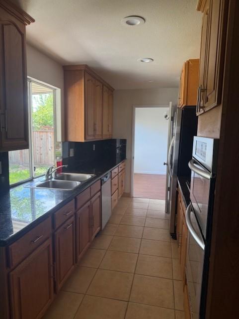 Detail Gallery Image 11 of 28 For 1126 Alvernaz Dr, San Jose,  CA 95121 - 4 Beds | 2/1 Baths