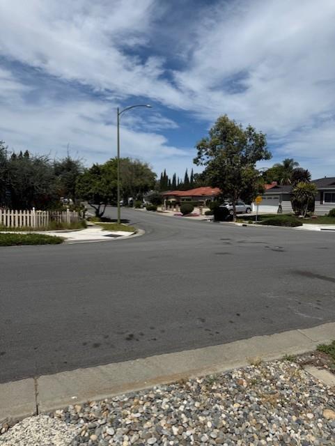 Detail Gallery Image 4 of 28 For 1126 Alvernaz Dr, San Jose,  CA 95121 - 4 Beds | 2/1 Baths