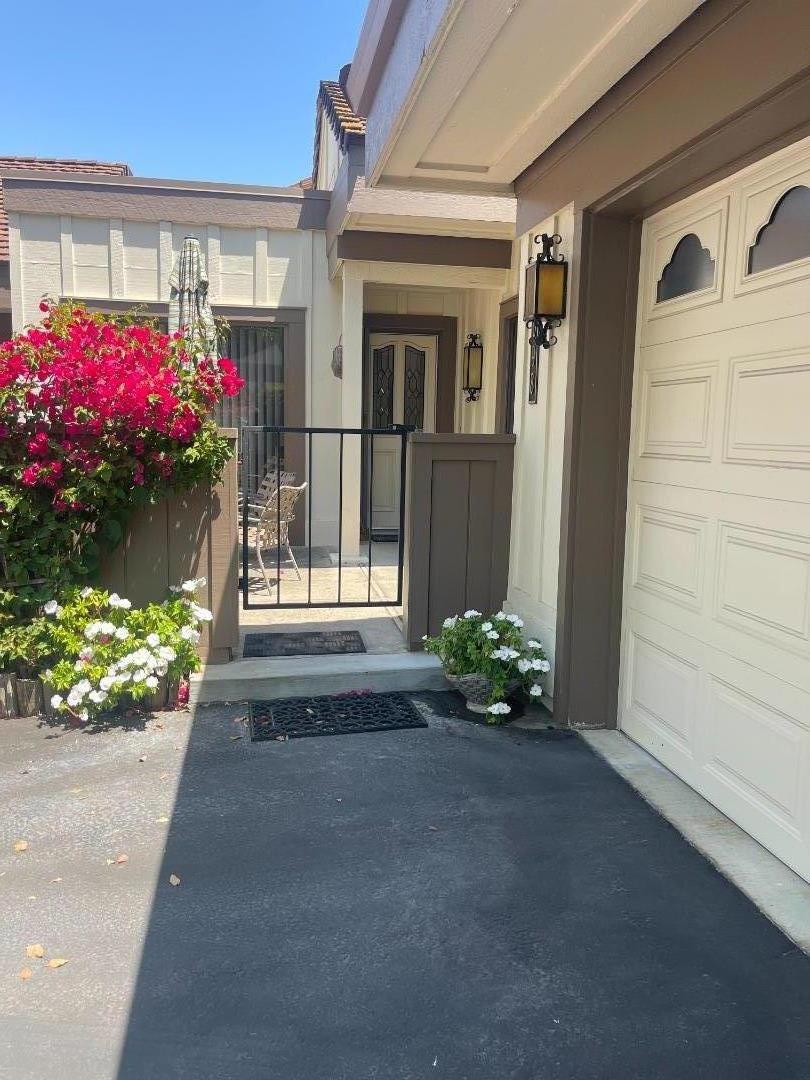 Detail Gallery Image 2 of 15 For 6098 Montgomery Ct, San Jose,  CA 95135 - 2 Beds | 2 Baths