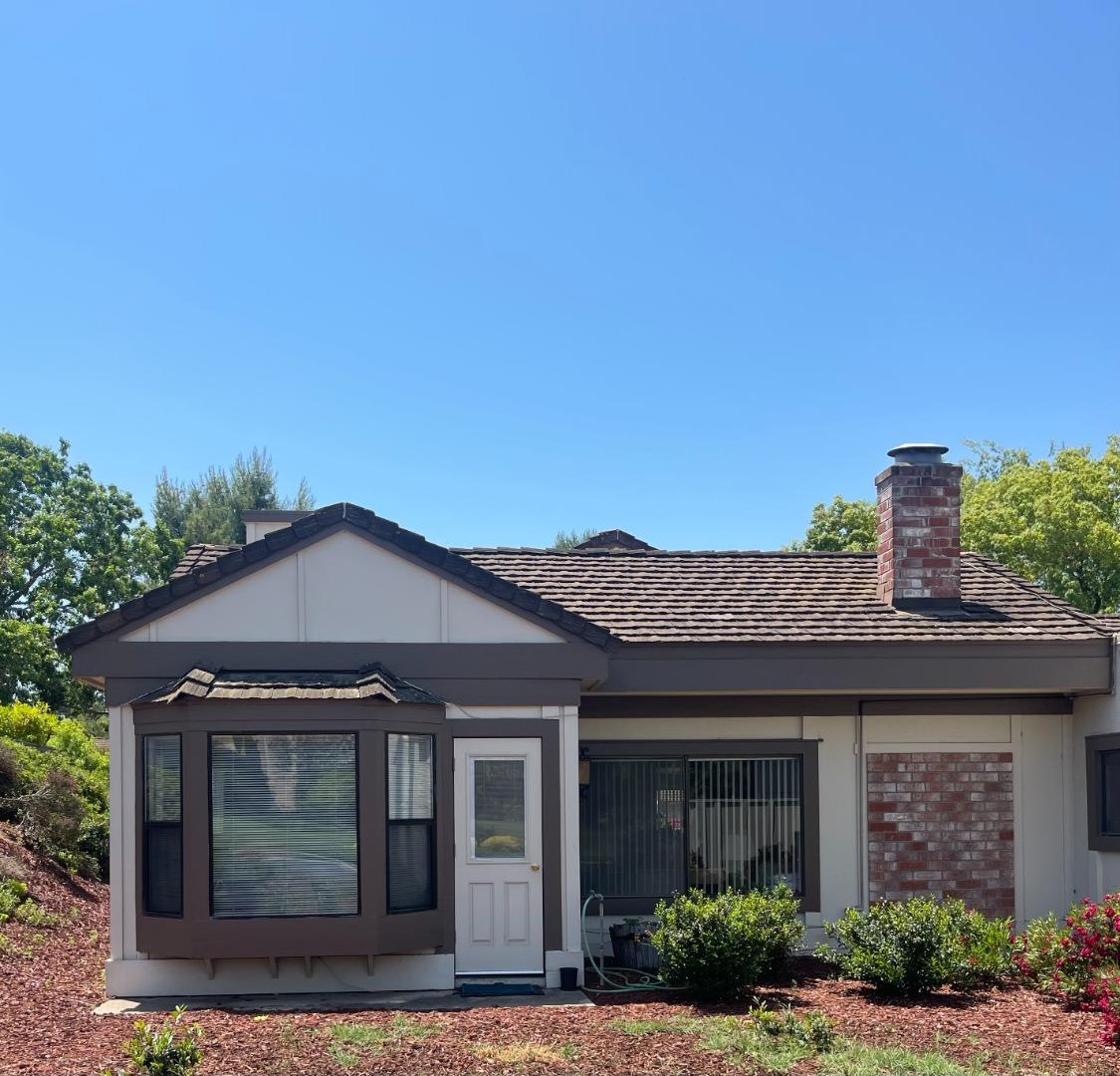 Detail Gallery Image 3 of 15 For 6098 Montgomery Ct, San Jose,  CA 95135 - 2 Beds | 2 Baths