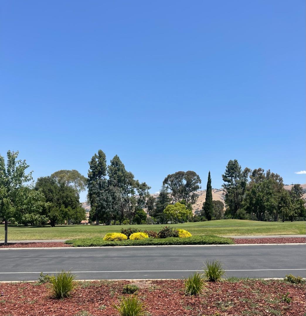 Detail Gallery Image 5 of 15 For 6098 Montgomery Ct, San Jose,  CA 95135 - 2 Beds | 2 Baths