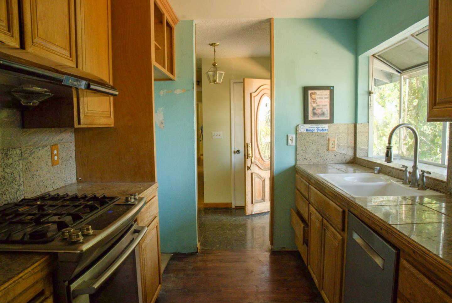 Detail Gallery Image 3 of 14 For 3462 Outlook Ct, San Jose,  CA 95132 - 3 Beds | 2 Baths
