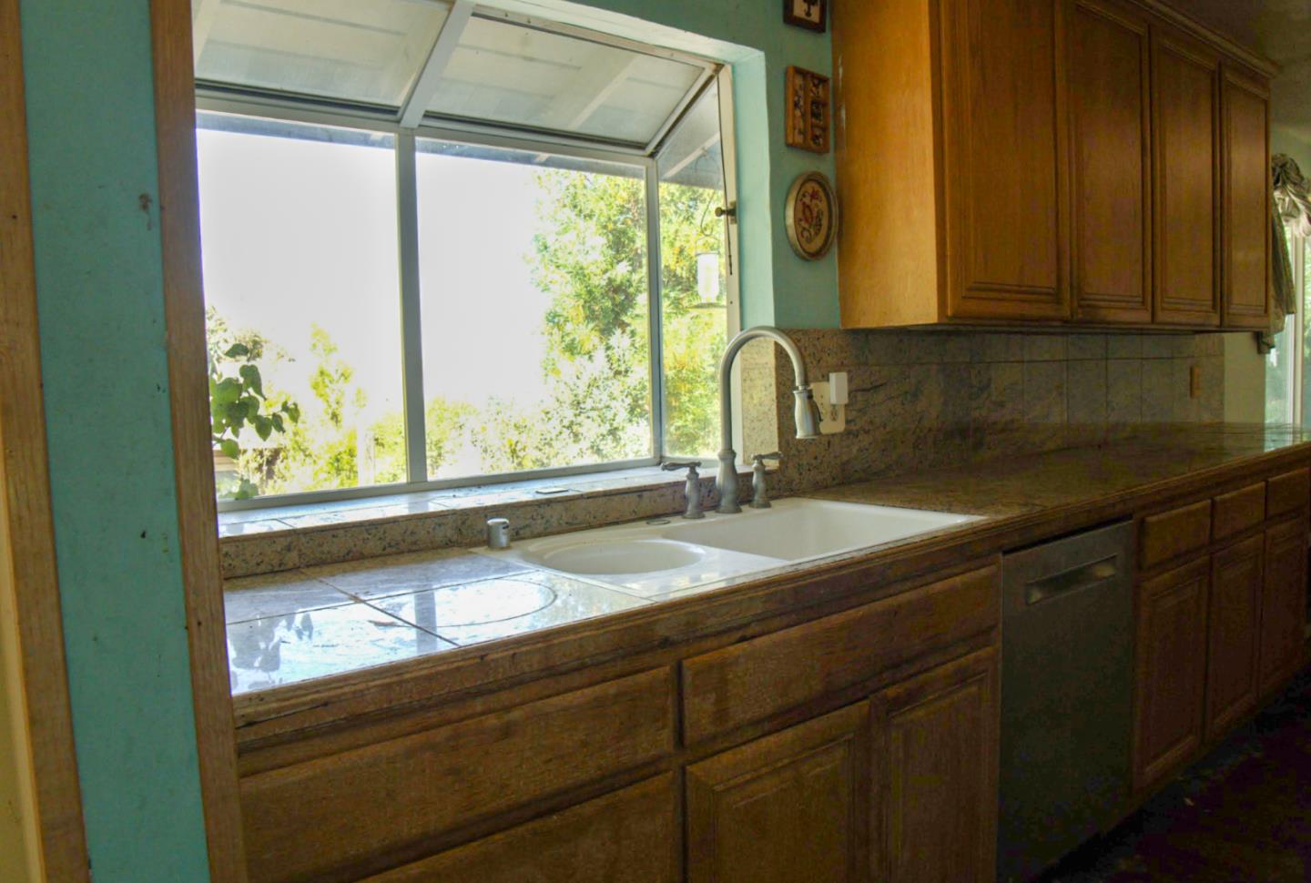 Detail Gallery Image 4 of 14 For 3462 Outlook Ct, San Jose,  CA 95132 - 3 Beds | 2 Baths