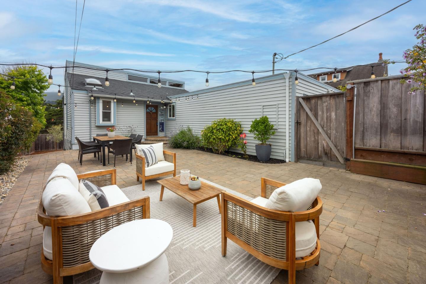 Detail Gallery Image 11 of 42 For 475 4th St, Montara,  CA 94037 - 3 Beds | 2 Baths