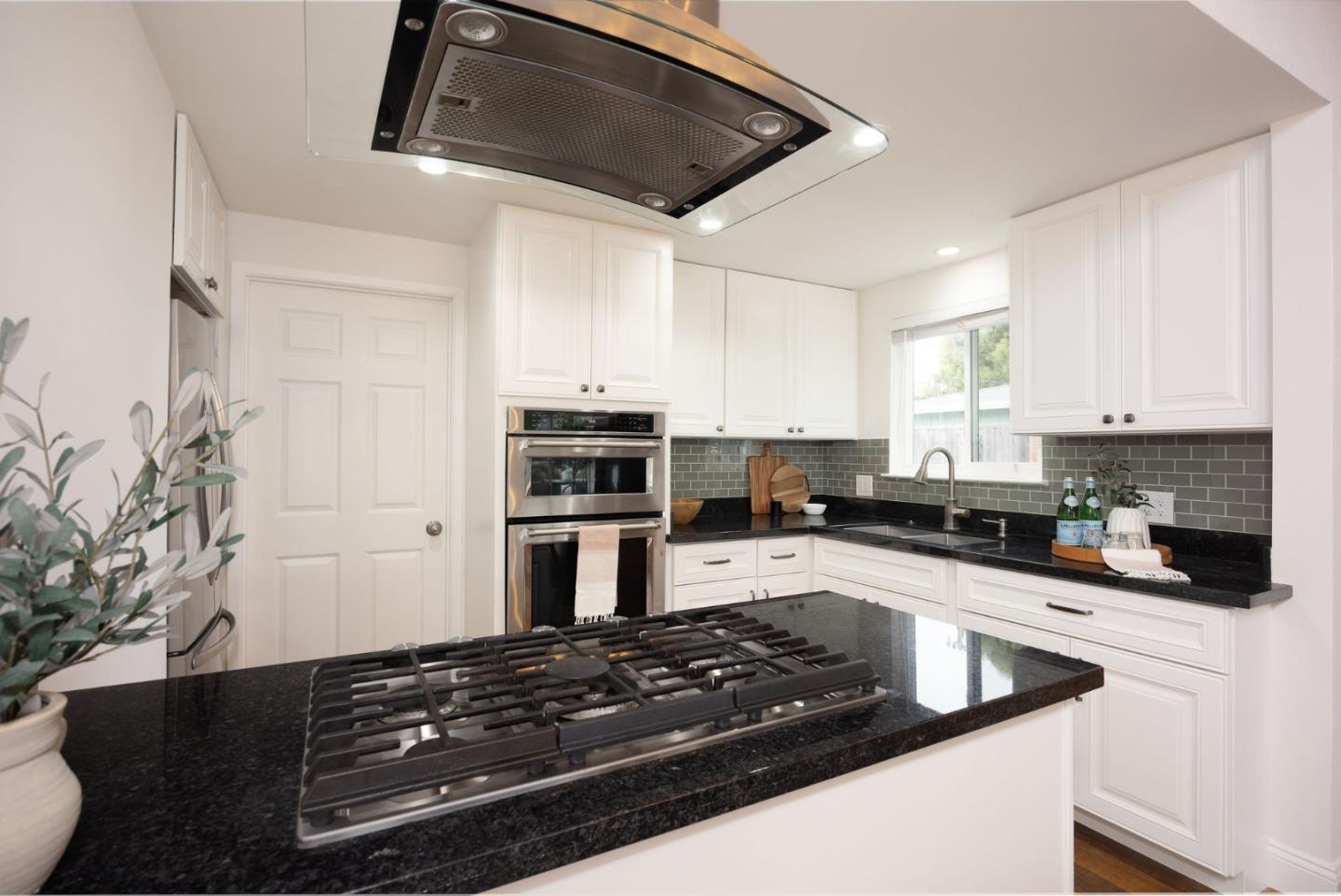 Detail Gallery Image 22 of 42 For 475 4th St, Montara,  CA 94037 - 3 Beds | 2 Baths