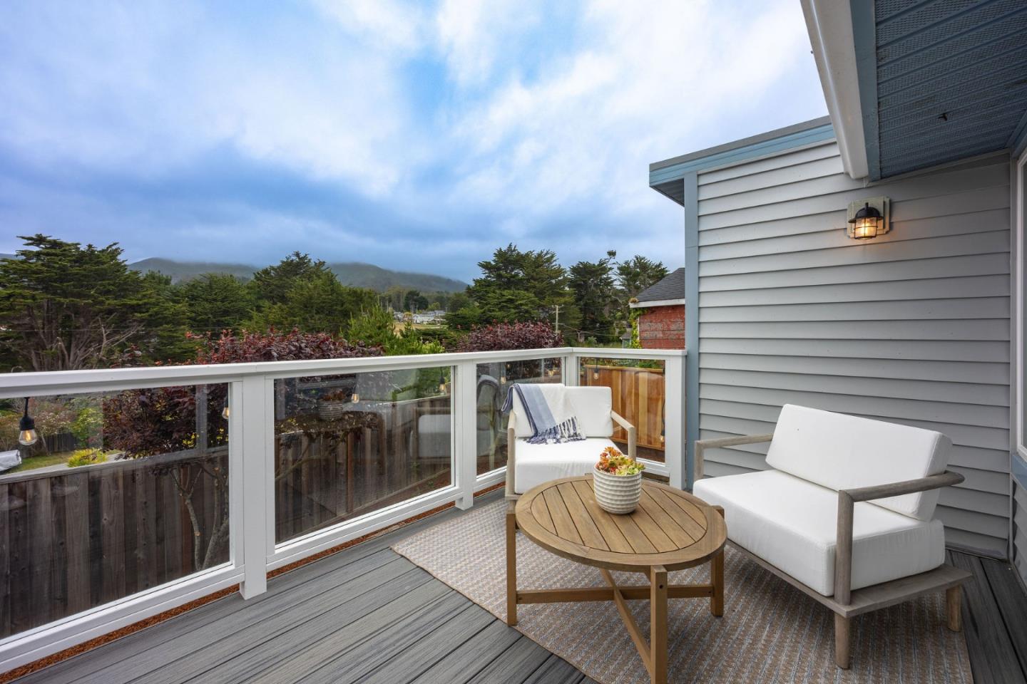 Detail Gallery Image 7 of 42 For 475 4th St, Montara,  CA 94037 - 3 Beds | 2 Baths
