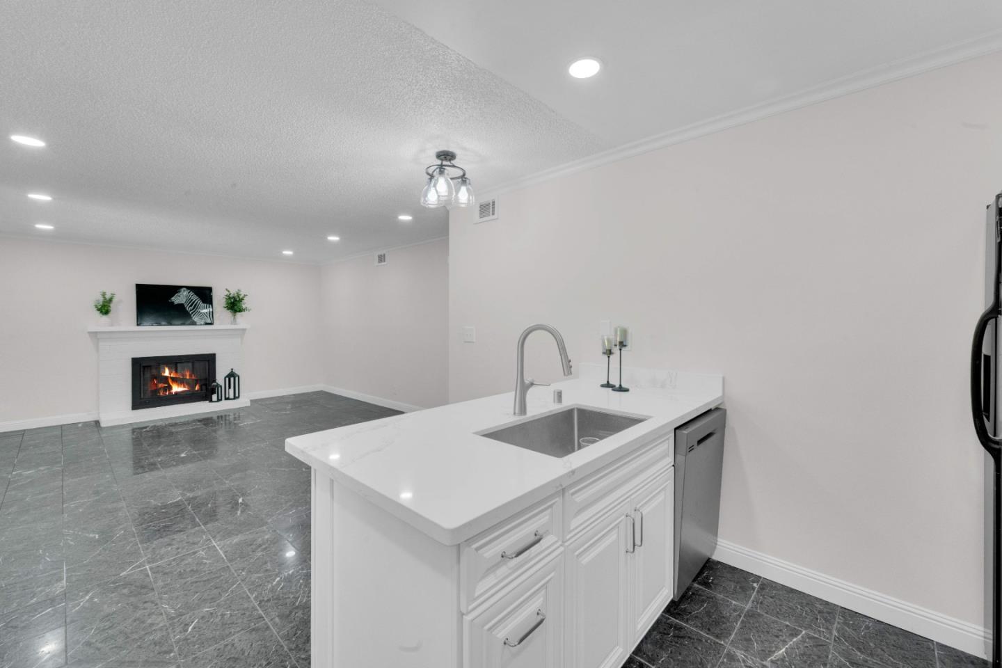 Detail Gallery Image 12 of 17 For 5614 Calmor Ave #1,  San Jose,  CA 95123 - 2 Beds | 1 Baths