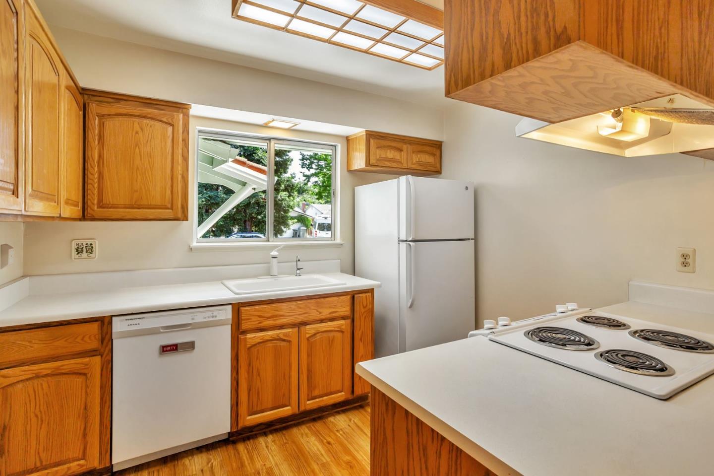 Detail Gallery Image 8 of 29 For 4083 Acapulco Dr, Campbell,  CA 95008 - 4 Beds | 2 Baths