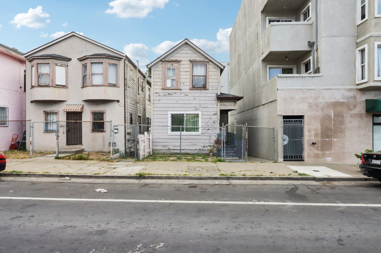 Detail Gallery Image 1 of 12 For 1334 E 15th St, Oakland,  CA 94606 - – Beds | – Baths