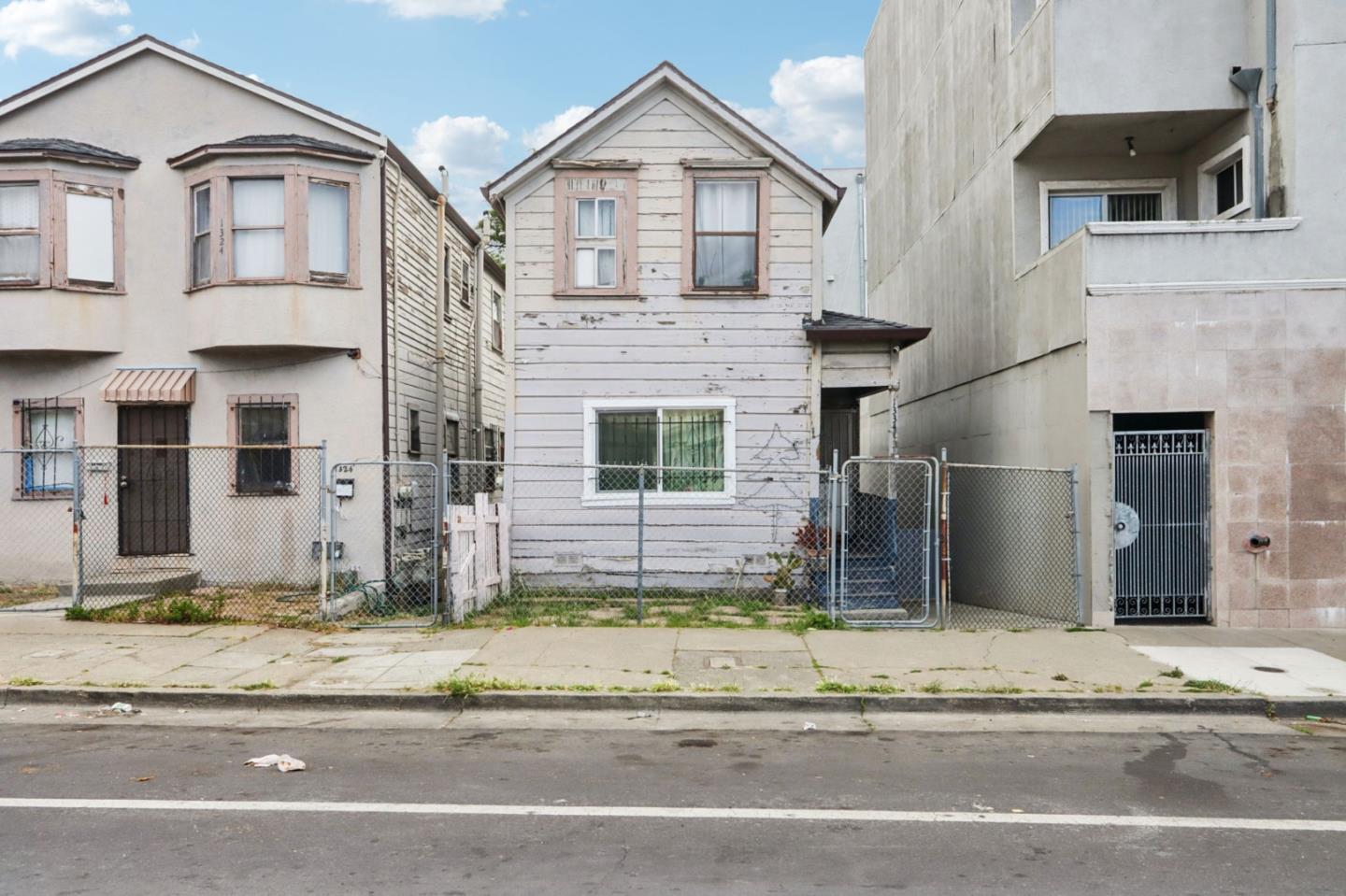 Detail Gallery Image 2 of 12 For 1334 E 15th St, Oakland,  CA 94606 - – Beds | – Baths