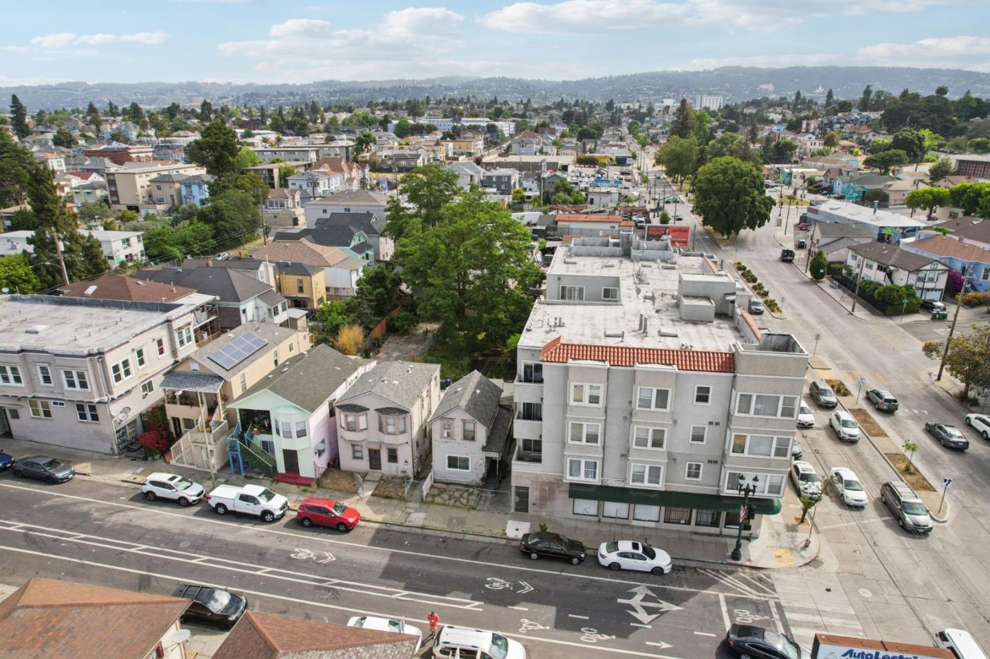 Detail Gallery Image 7 of 12 For 1334 E 15th St, Oakland,  CA 94606 - – Beds | – Baths