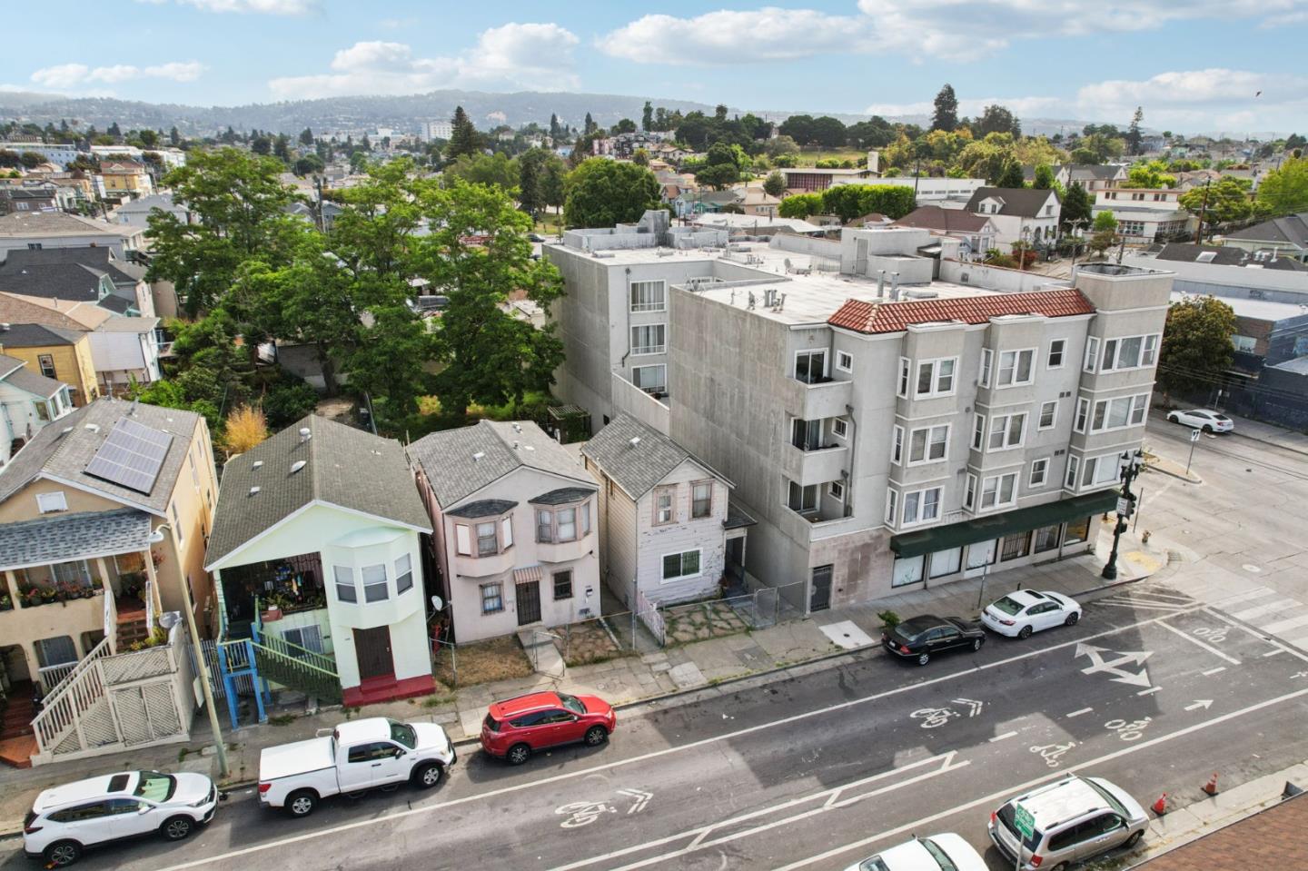 Detail Gallery Image 9 of 12 For 1334 E 15th St, Oakland,  CA 94606 - – Beds | – Baths