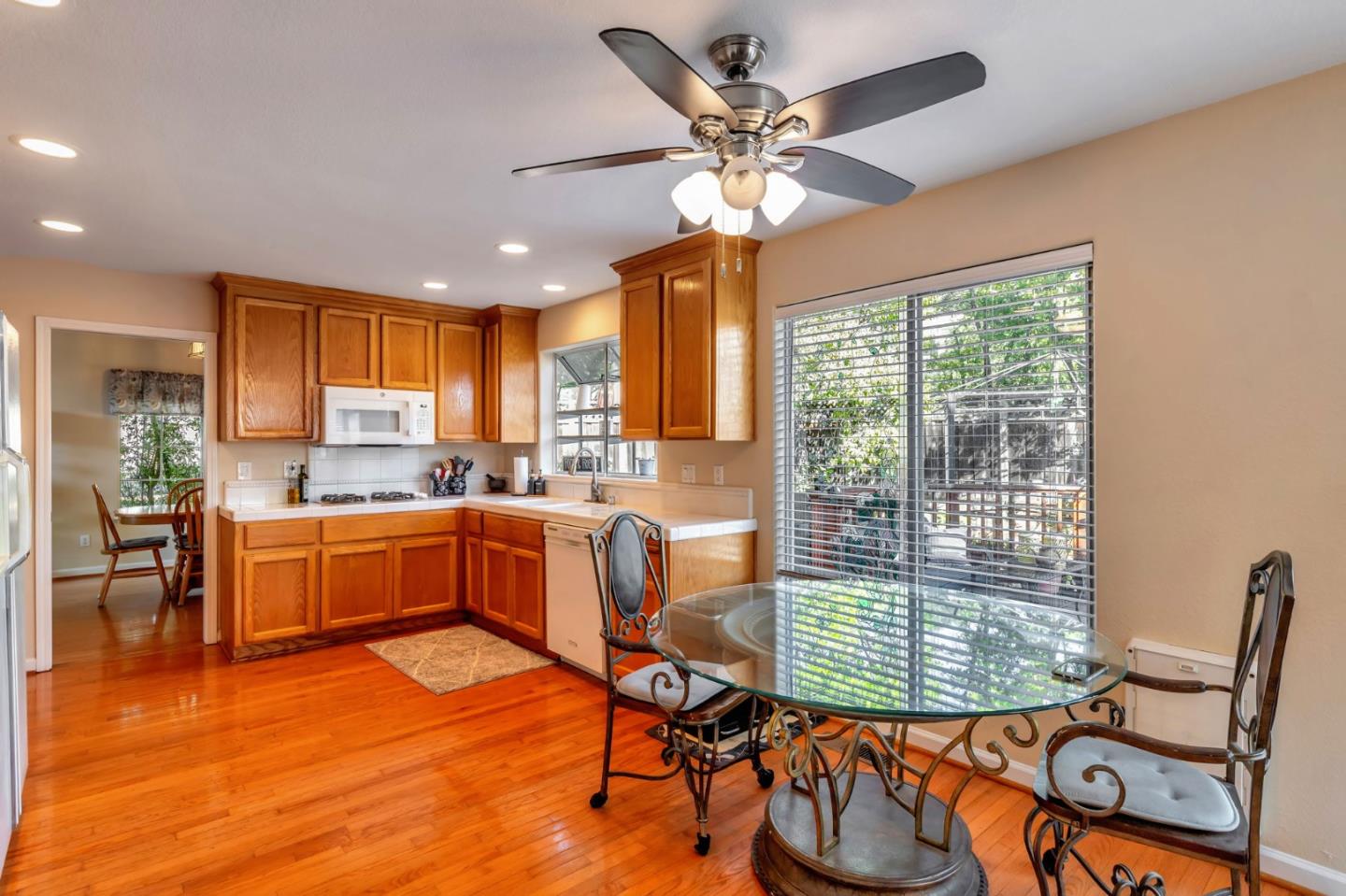 Detail Gallery Image 10 of 43 For 291 Wright Ave, Morgan Hill,  CA 95037 - 4 Beds | 3 Baths