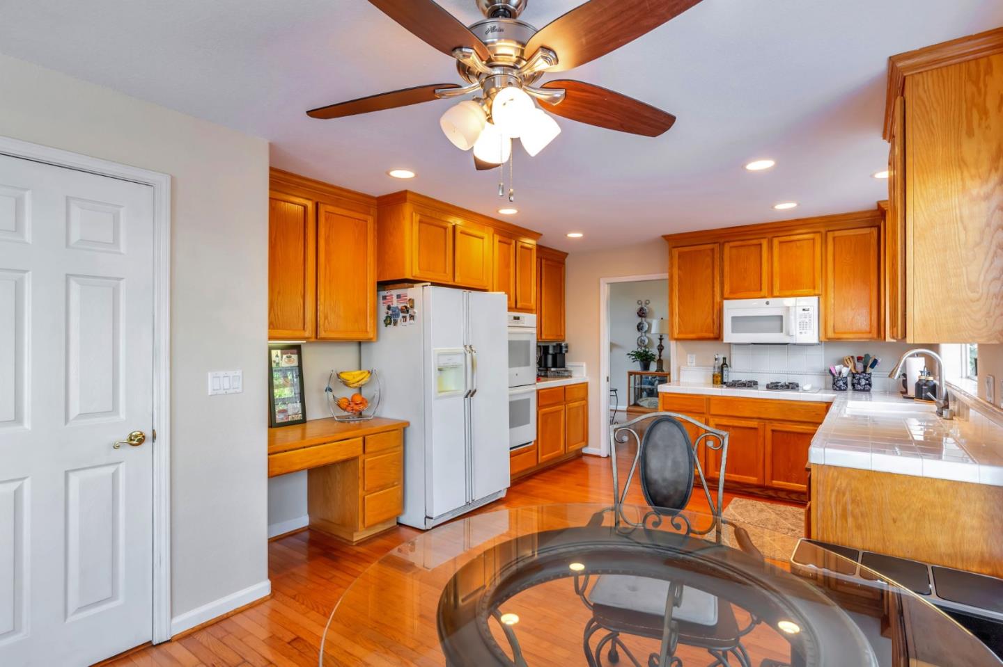 Detail Gallery Image 12 of 43 For 291 Wright Ave, Morgan Hill,  CA 95037 - 4 Beds | 3 Baths