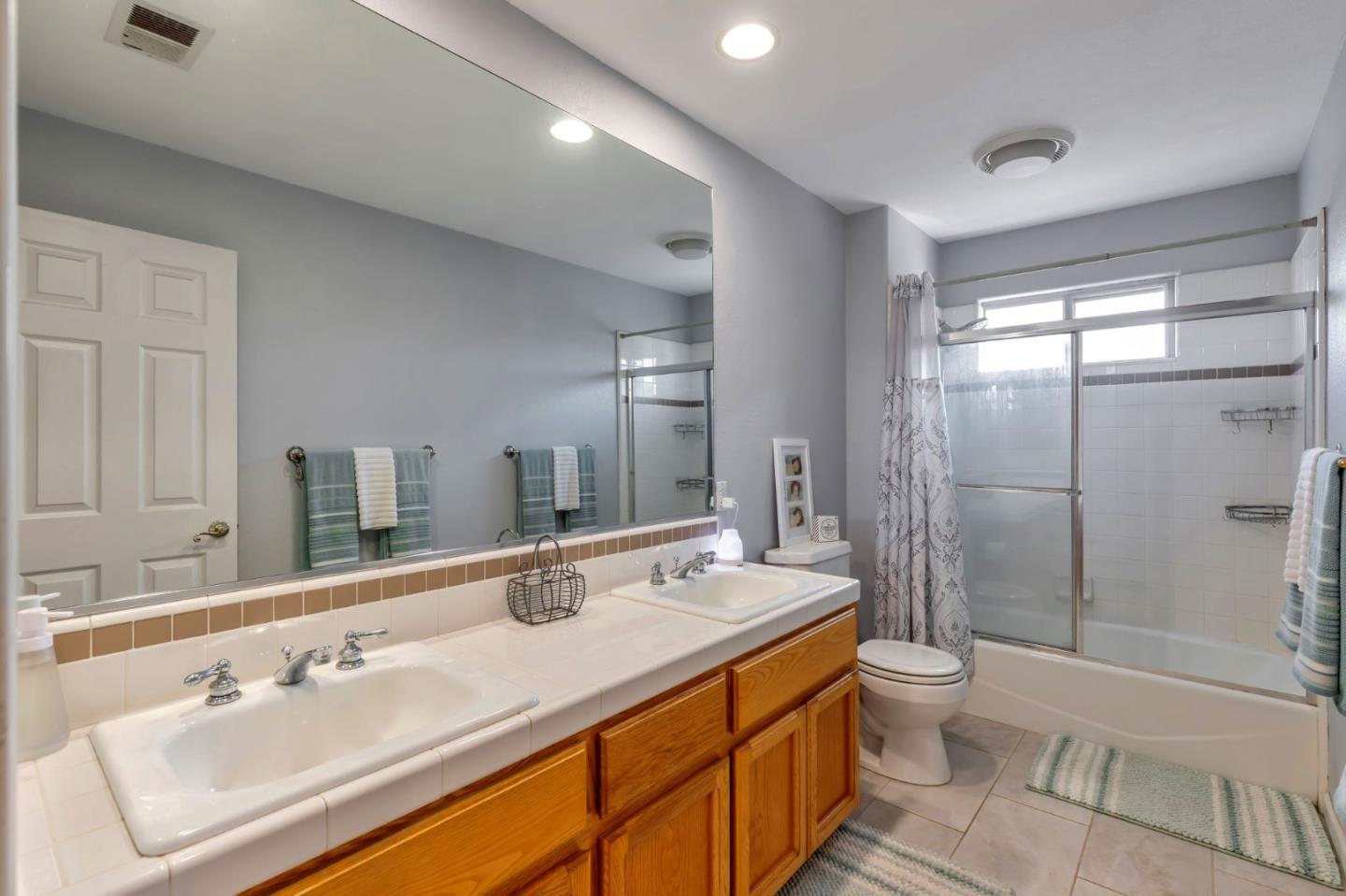 Detail Gallery Image 34 of 43 For 291 Wright Ave, Morgan Hill,  CA 95037 - 4 Beds | 3 Baths