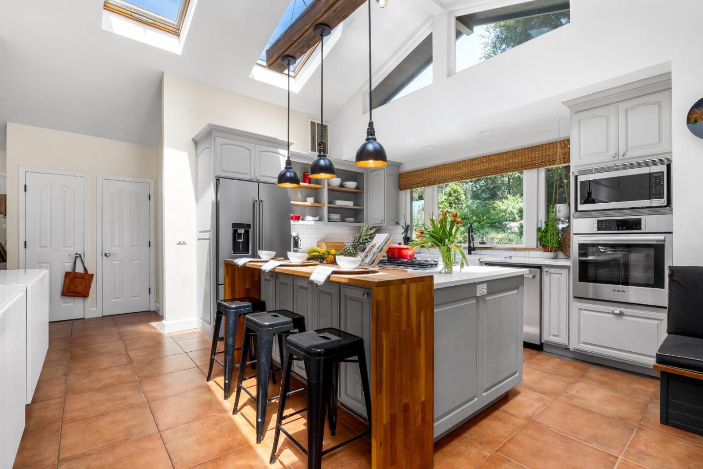 Detail Gallery Image 4 of 73 For 3714 Purling Brook, Soquel,  CA 95073 - 3 Beds | 2/1 Baths