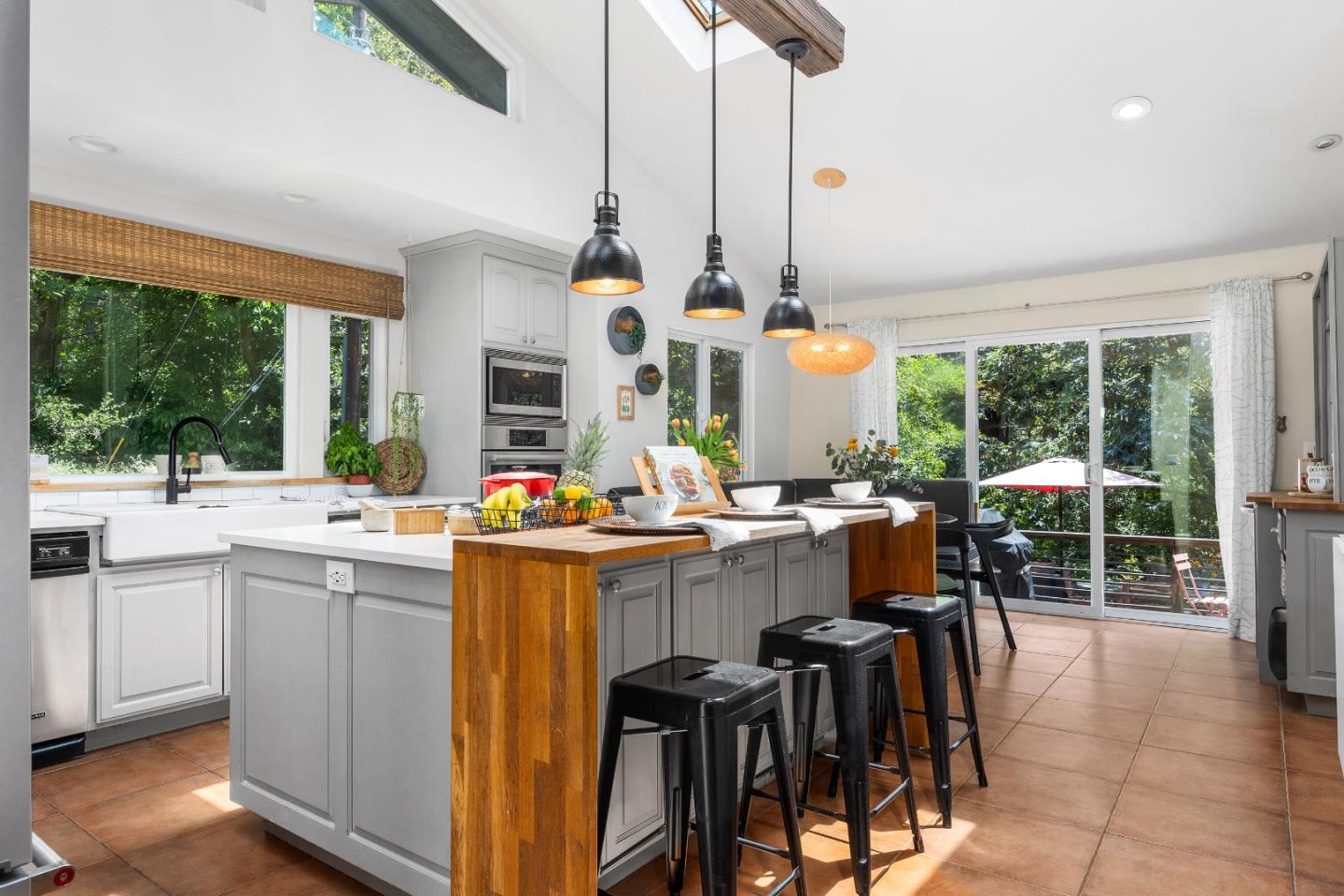 Detail Gallery Image 5 of 73 For 3714 Purling Brook, Soquel,  CA 95073 - 3 Beds | 2/1 Baths