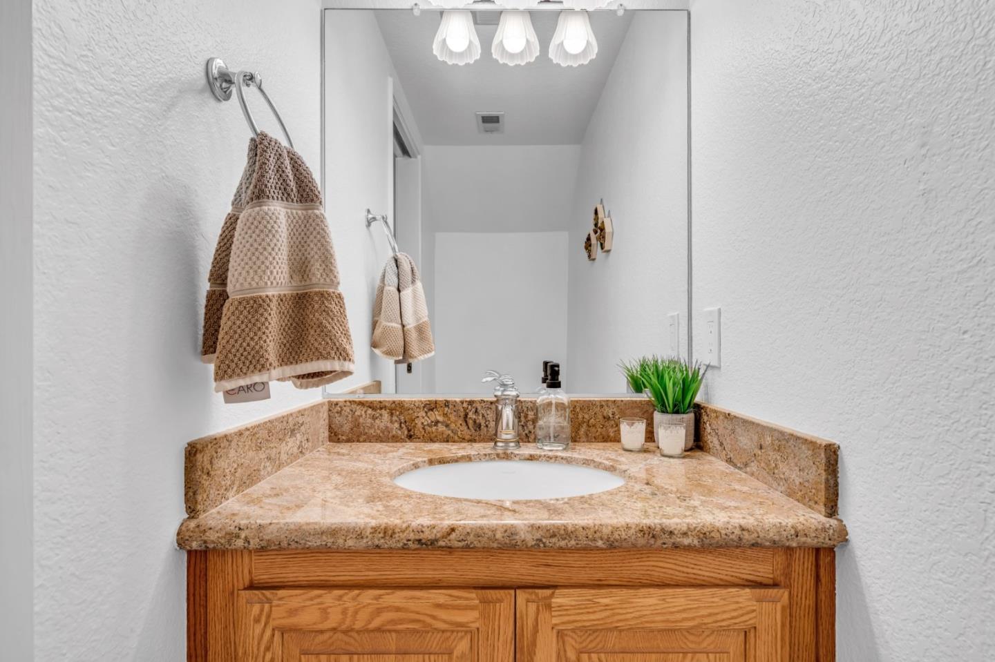 Detail Gallery Image 23 of 30 For 556 Quail Bush Ct, San Jose,  CA 95117 - 2 Beds | 2/1 Baths