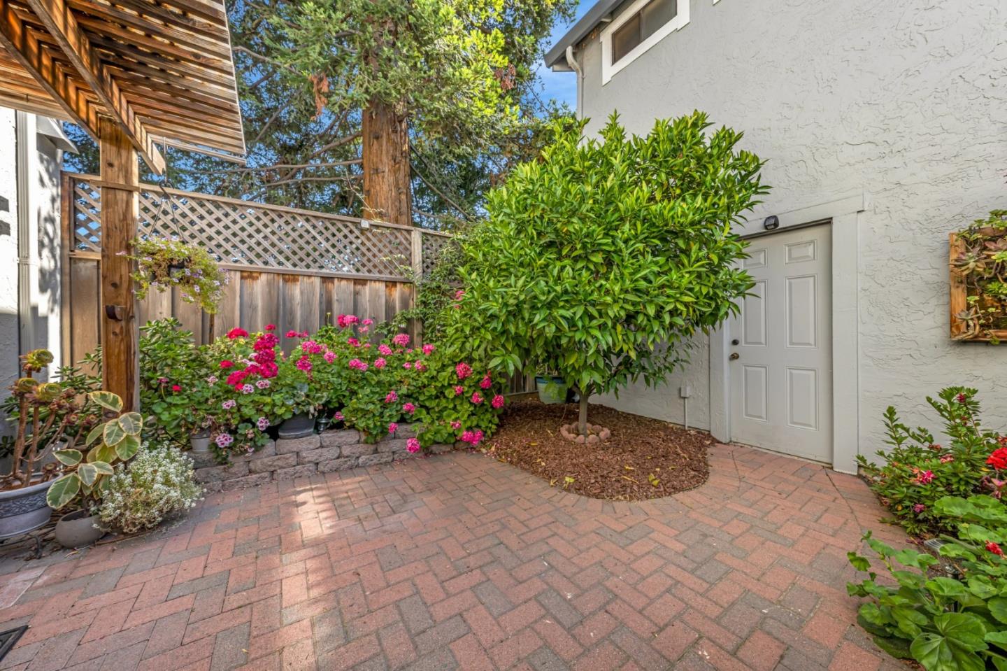 Detail Gallery Image 25 of 30 For 556 Quail Bush Ct, San Jose,  CA 95117 - 2 Beds | 2/1 Baths