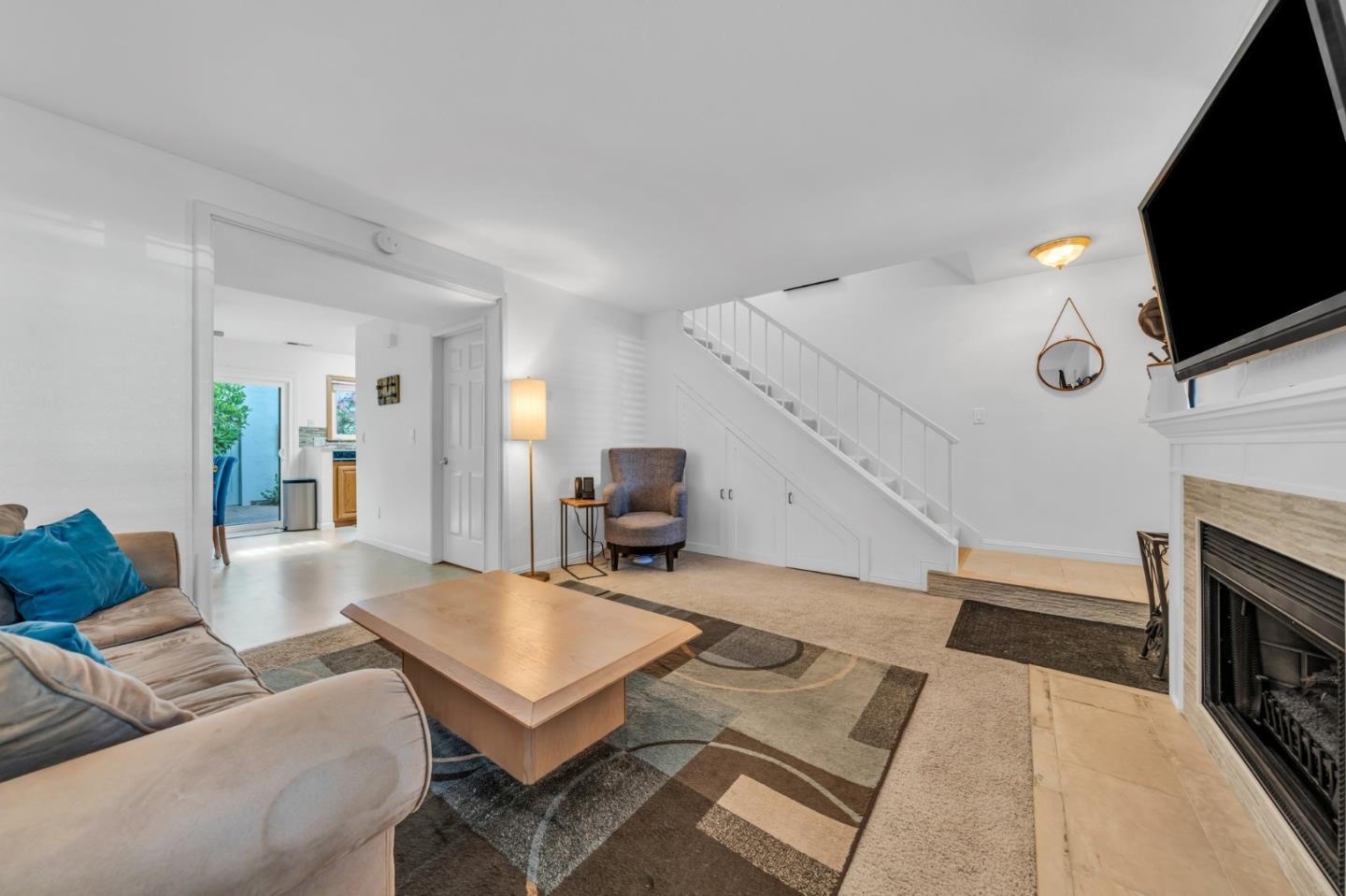 Detail Gallery Image 3 of 30 For 556 Quail Bush Ct, San Jose,  CA 95117 - 2 Beds | 2/1 Baths