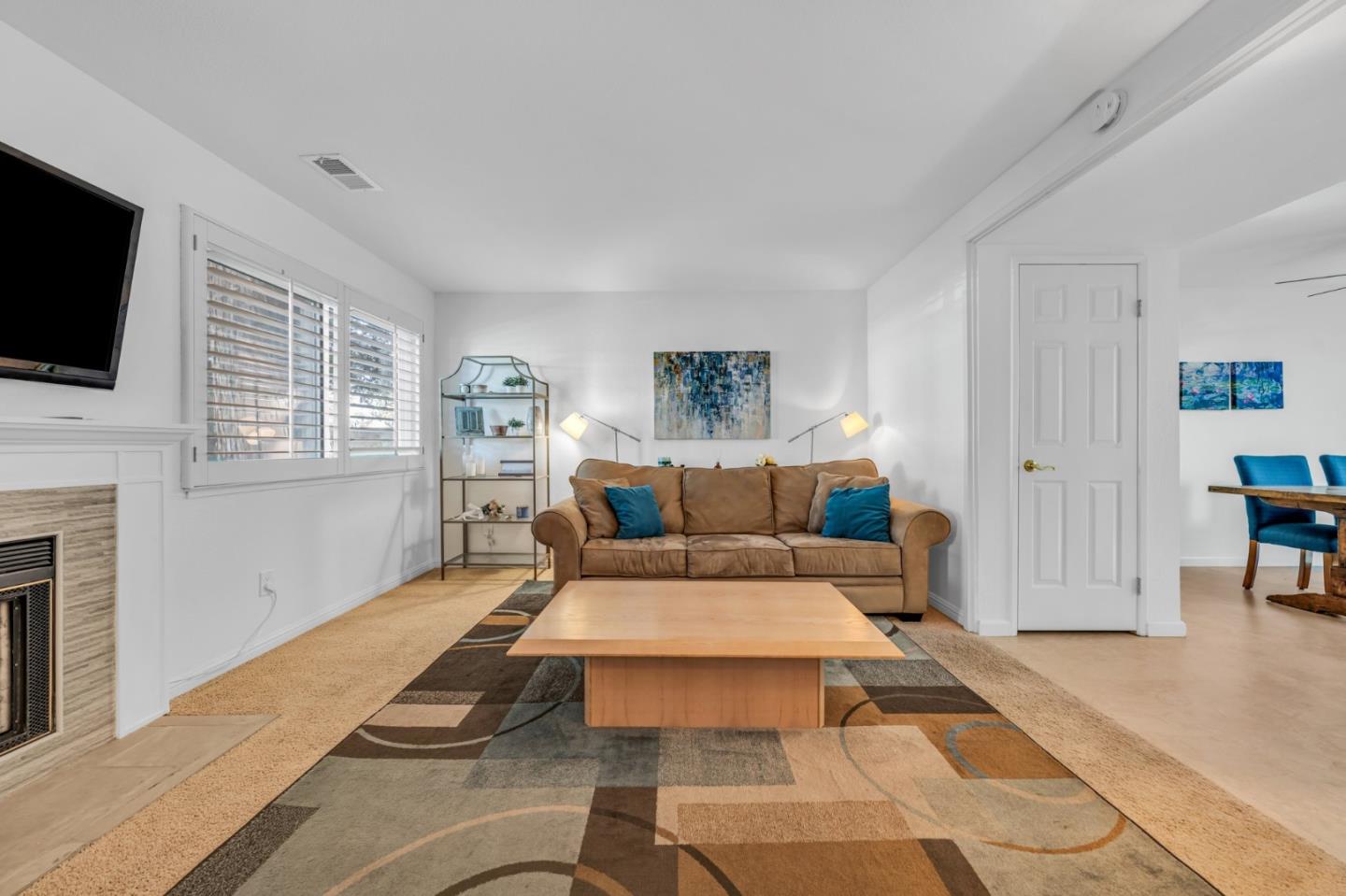 Detail Gallery Image 4 of 30 For 556 Quail Bush Ct, San Jose,  CA 95117 - 2 Beds | 2/1 Baths