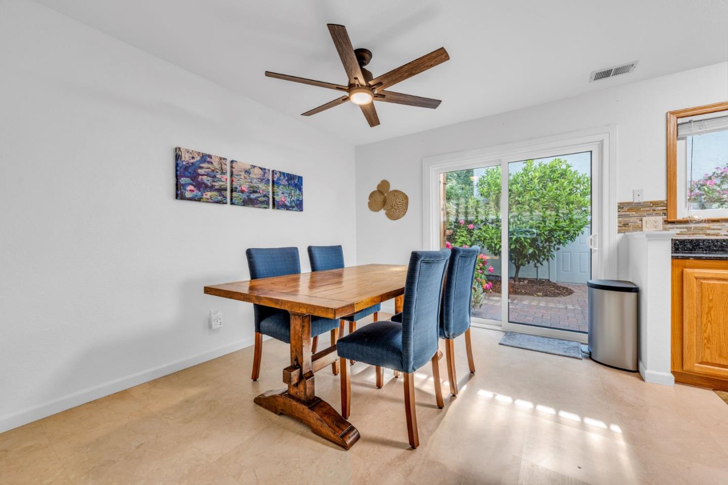 Detail Gallery Image 6 of 30 For 556 Quail Bush Ct, San Jose,  CA 95117 - 2 Beds | 2/1 Baths