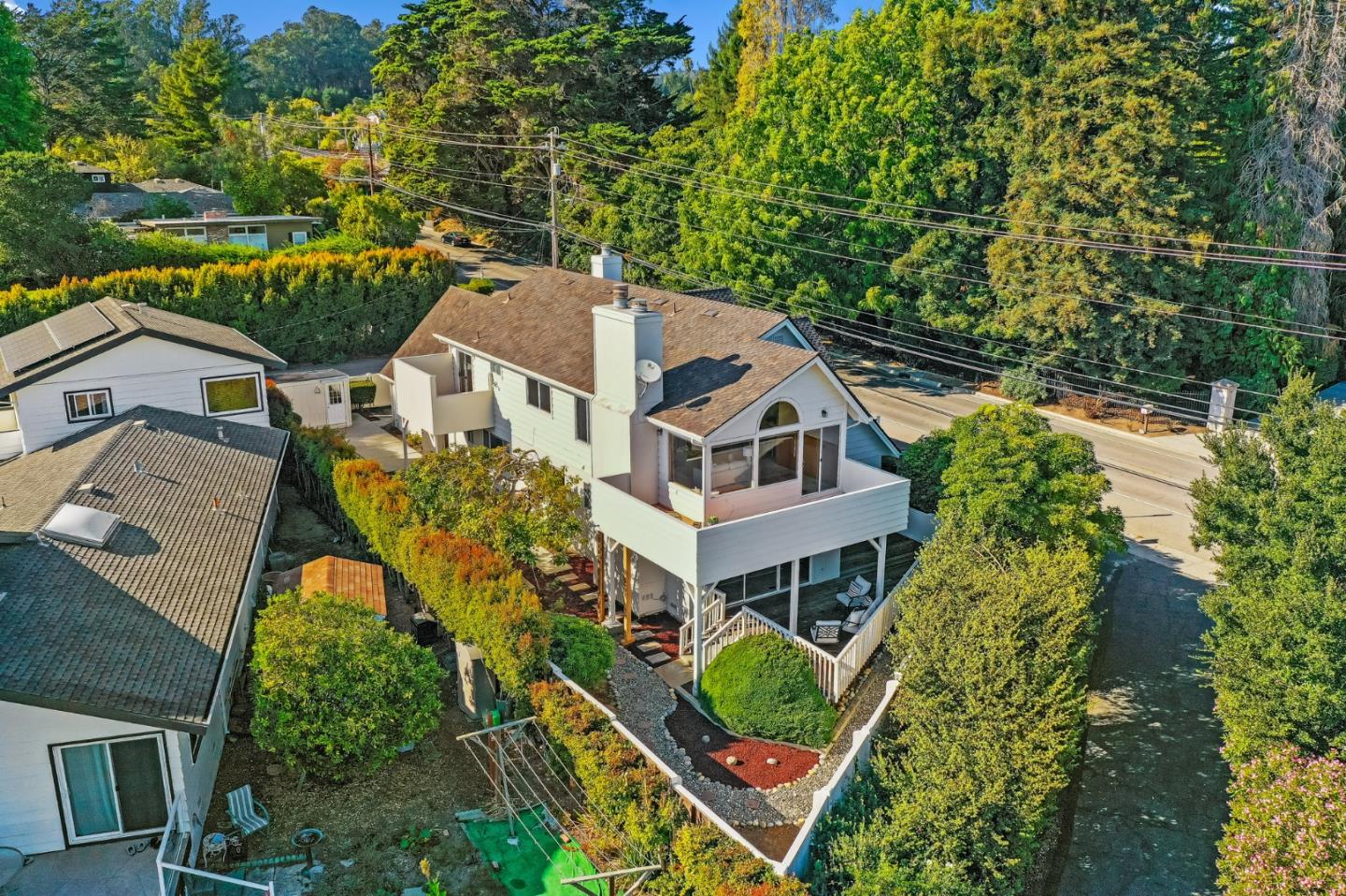 Detail Gallery Image 4 of 77 For 623 High St, Santa Cruz,  CA 95060 - 4 Beds | 3 Baths