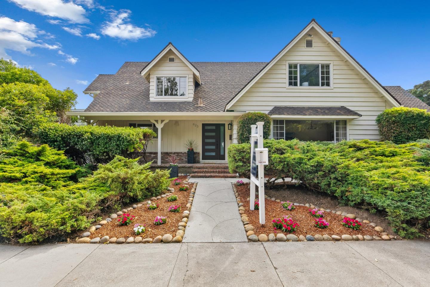 Detail Gallery Image 5 of 77 For 623 High St, Santa Cruz,  CA 95060 - 4 Beds | 3 Baths