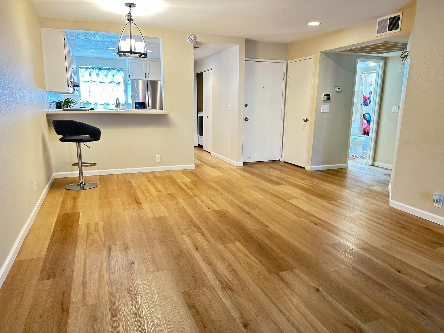 Detail Gallery Image 19 of 26 For 2175 Summerton Dr, San Jose,  CA 95122 - 1 Beds | 1 Baths