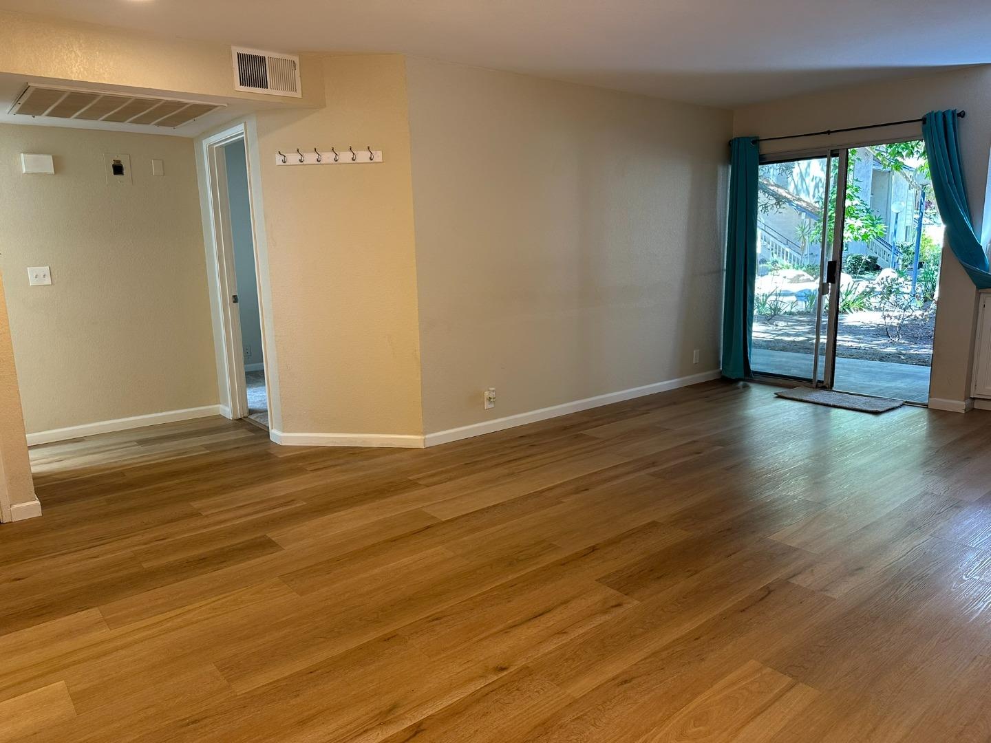 Detail Gallery Image 20 of 26 For 2175 Summerton Dr, San Jose,  CA 95122 - 1 Beds | 1 Baths