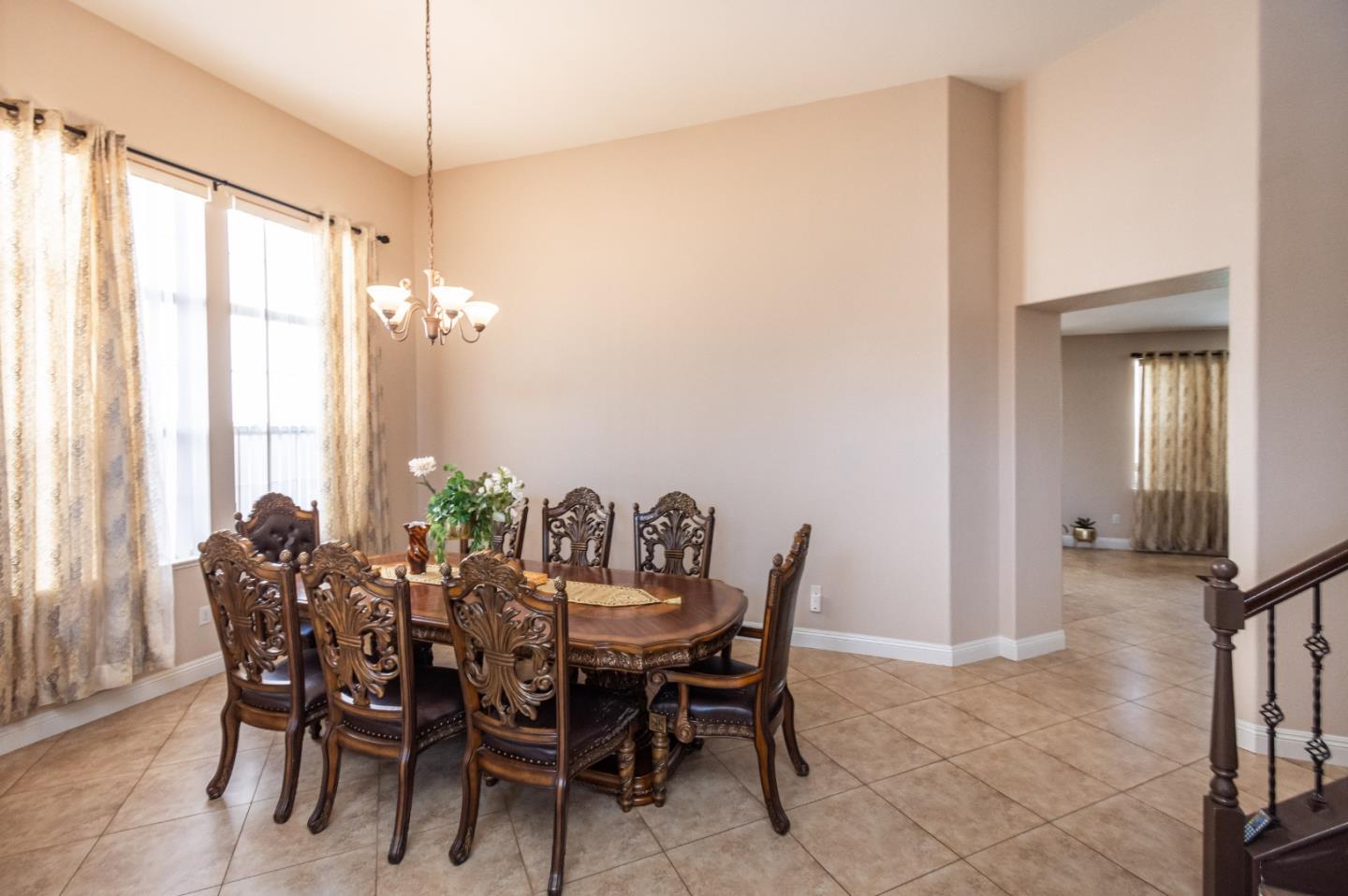 Detail Gallery Image 12 of 70 For 7150 Lyne Bay Dr, Roseville,  CA 95747 - 5 Beds | 3 Baths