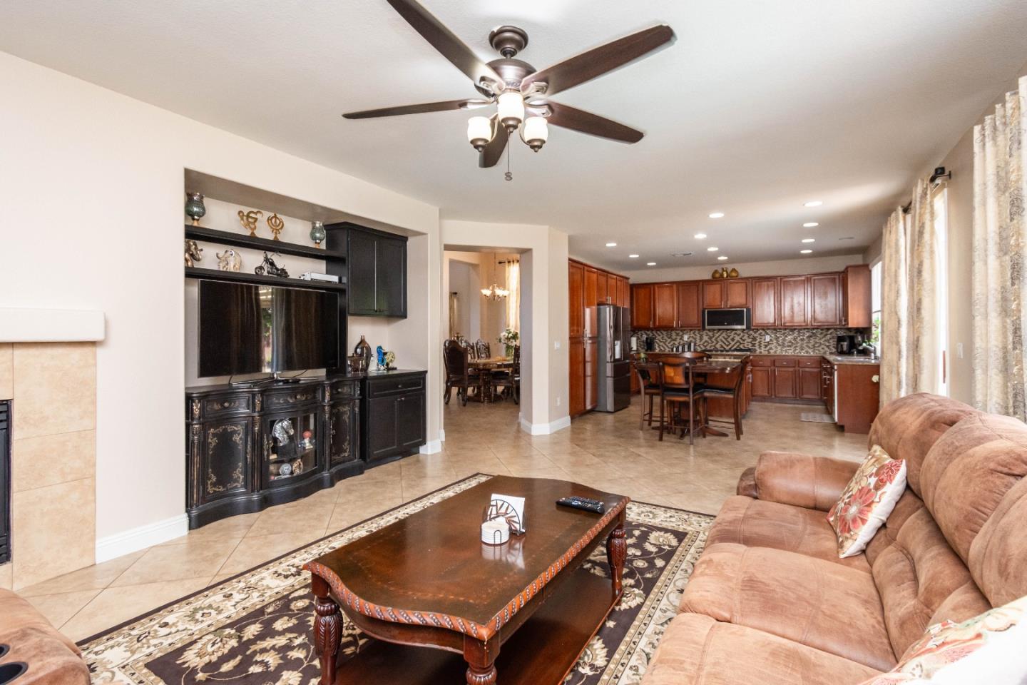 Detail Gallery Image 22 of 70 For 7150 Lyne Bay Dr, Roseville,  CA 95747 - 5 Beds | 3 Baths