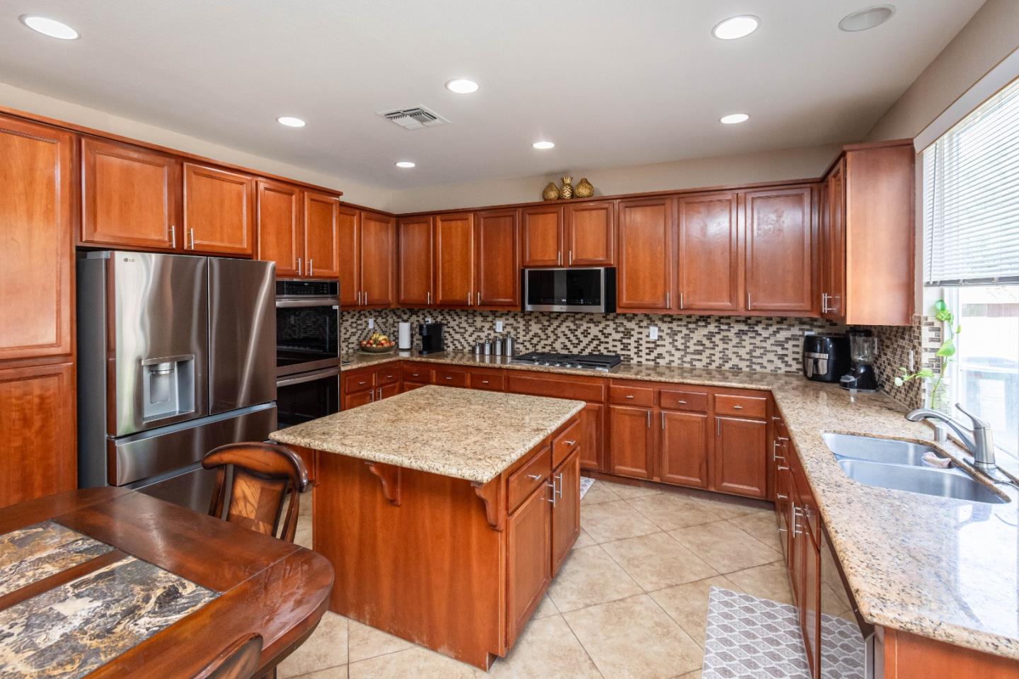 Detail Gallery Image 25 of 70 For 7150 Lyne Bay Dr, Roseville,  CA 95747 - 5 Beds | 3 Baths