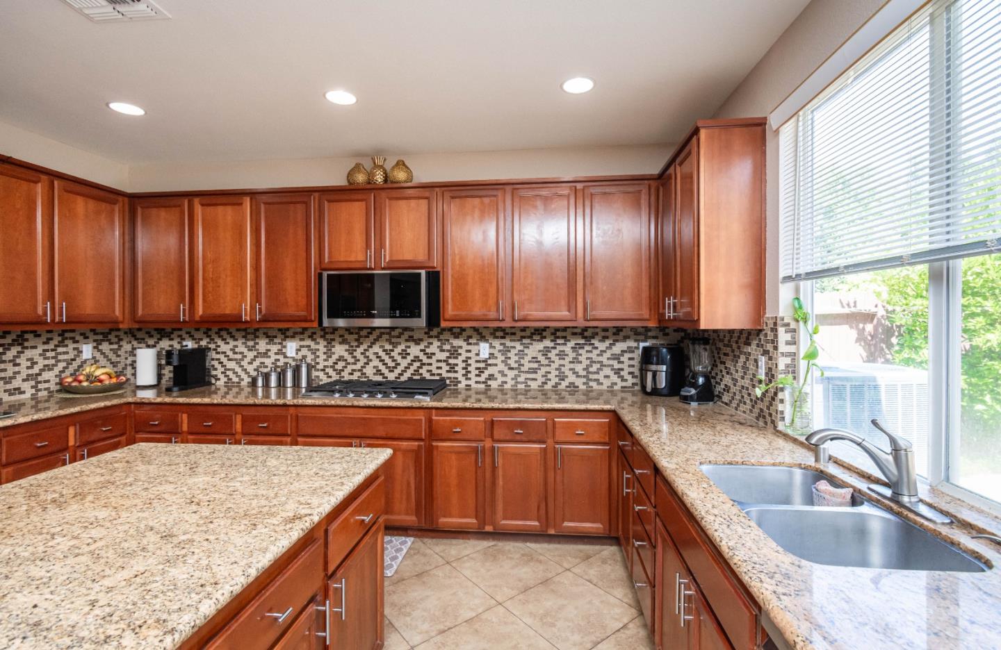 Detail Gallery Image 26 of 70 For 7150 Lyne Bay Dr, Roseville,  CA 95747 - 5 Beds | 3 Baths