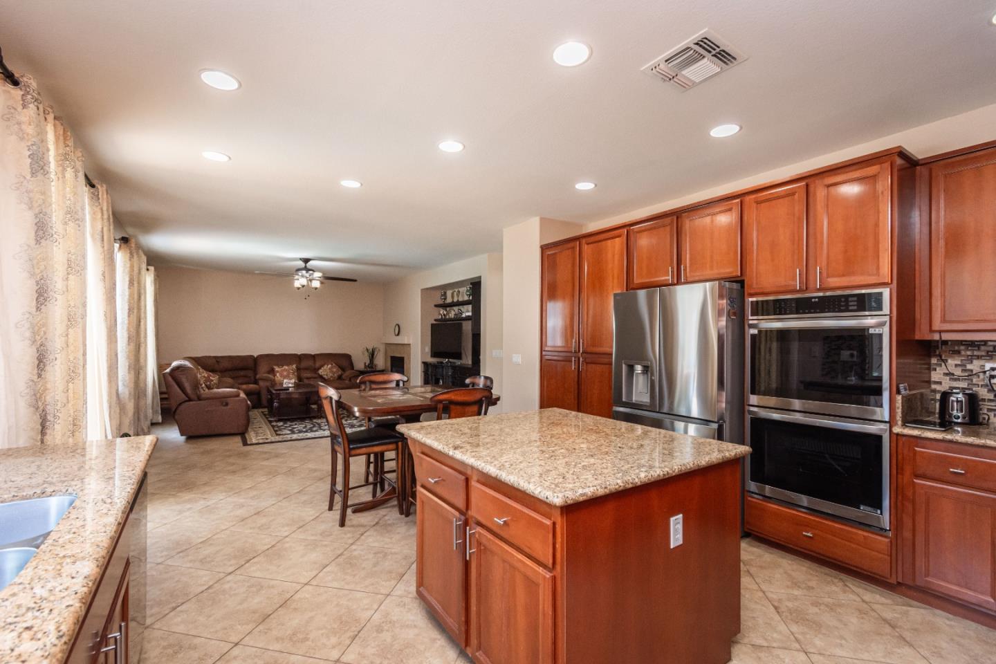 Detail Gallery Image 32 of 70 For 7150 Lyne Bay Dr, Roseville,  CA 95747 - 5 Beds | 3 Baths