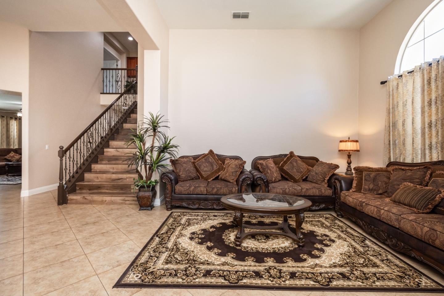 Detail Gallery Image 8 of 70 For 7150 Lyne Bay Dr, Roseville,  CA 95747 - 5 Beds | 3 Baths