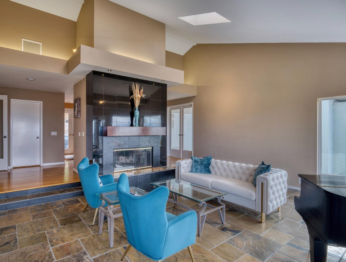 Detail Gallery Image 10 of 32 For 25681 Whip Rd, Monterey,  CA 93940 - 4 Beds | 2/1 Baths