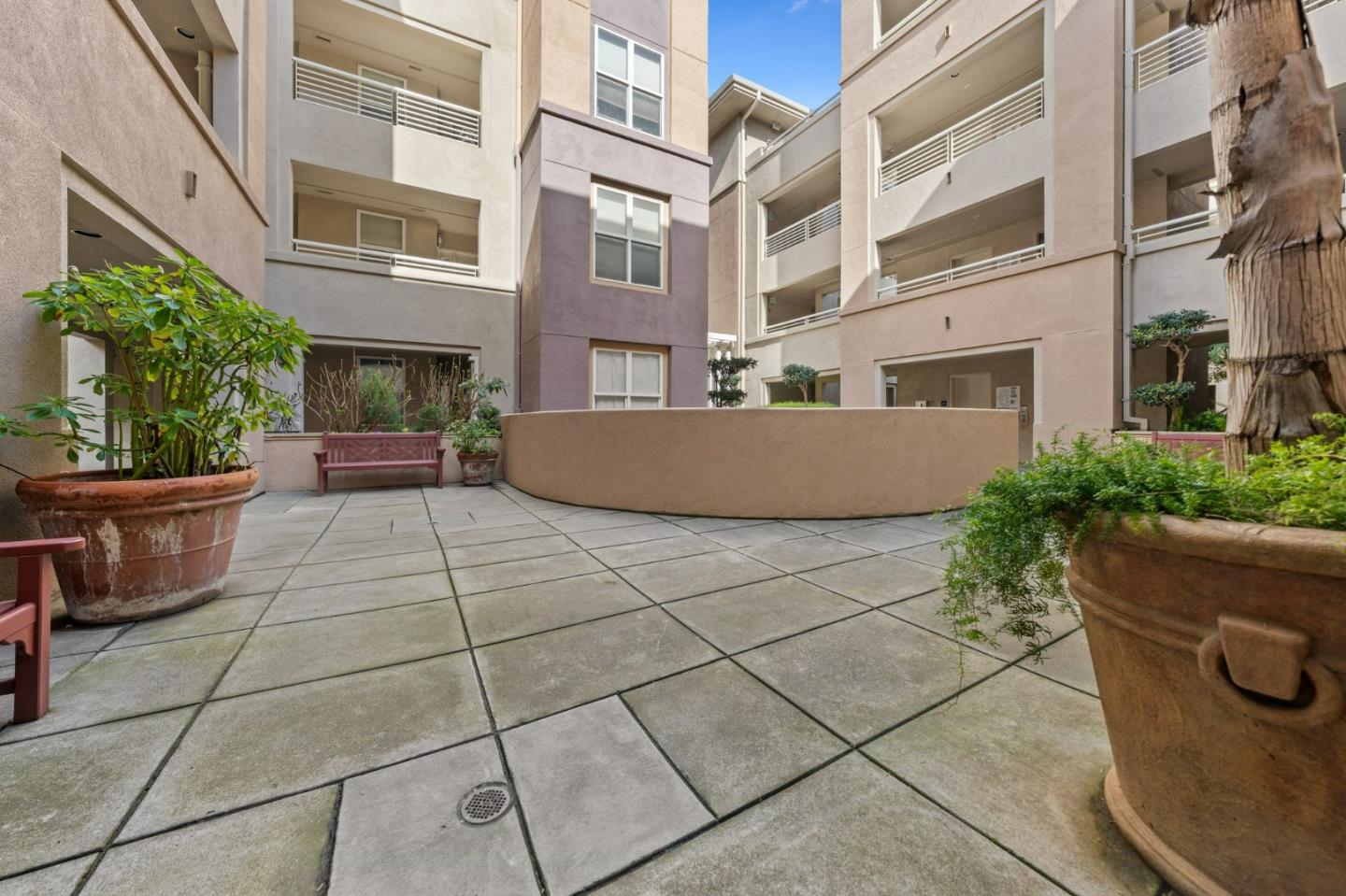 Detail Gallery Image 2 of 50 For 101 Crescent Way #2406,  San Francisco,  CA 94134 - 3 Beds | 2 Baths