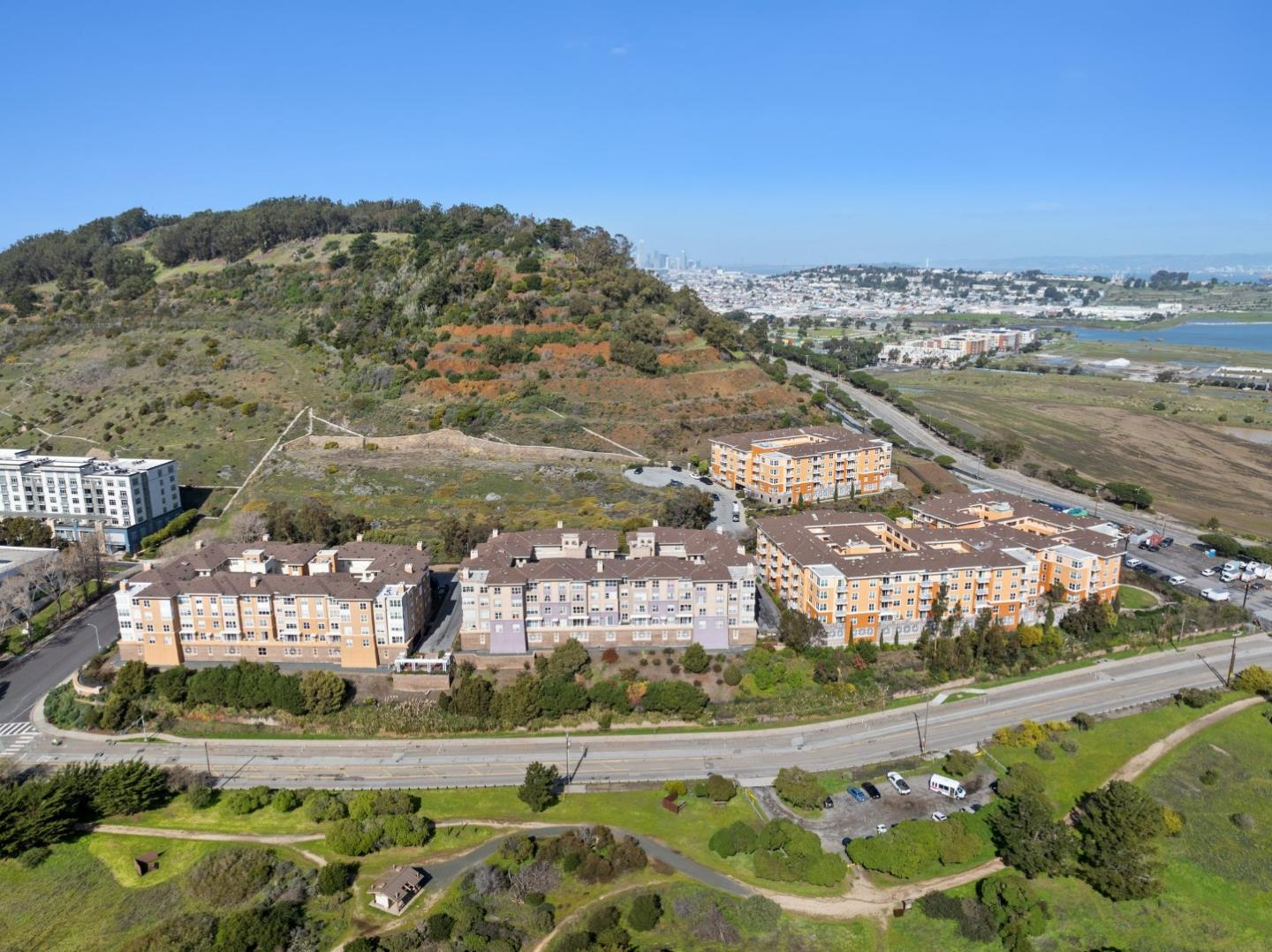 Detail Gallery Image 45 of 50 For 101 Crescent Way #2406,  San Francisco,  CA 94134 - 3 Beds | 2 Baths
