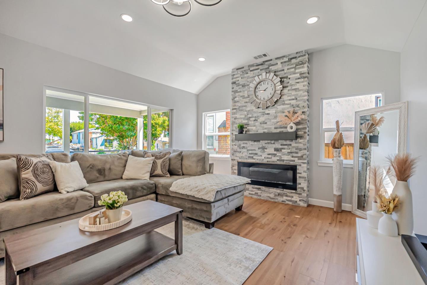 Detail Gallery Image 14 of 44 For 1170 Cotter Way, Hayward,  CA 94541 - 3 Beds | 2 Baths