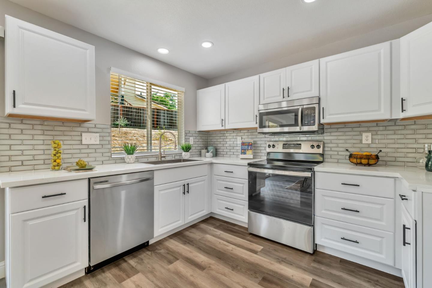 Detail Gallery Image 13 of 47 For 5109 Pawnee Dr, Antioch,  CA 94531 - 4 Beds | 2/1 Baths