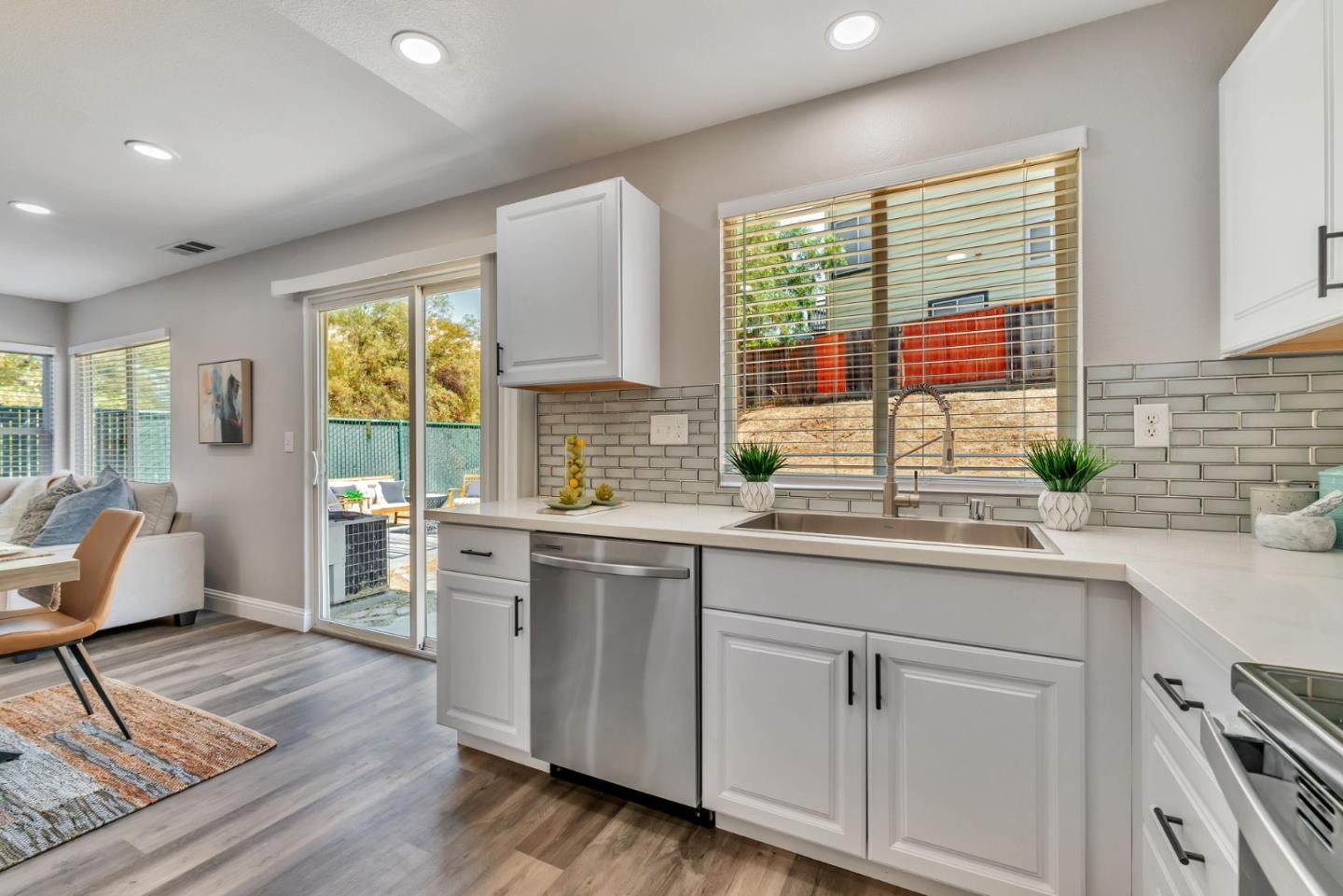 Detail Gallery Image 15 of 47 For 5109 Pawnee Dr, Antioch,  CA 94531 - 4 Beds | 2/1 Baths