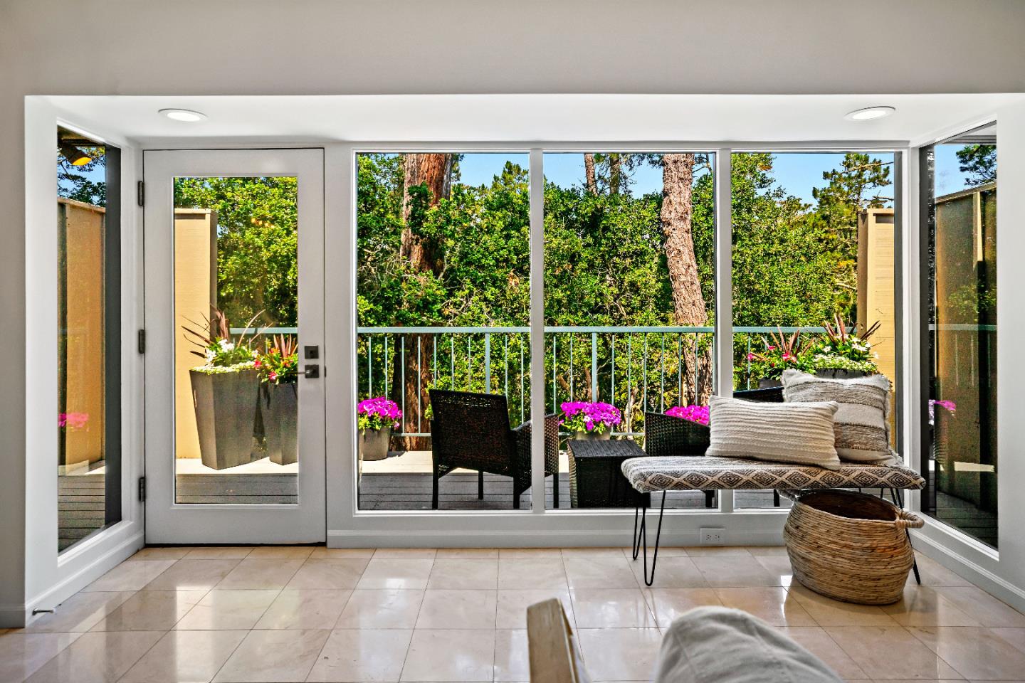 Detail Gallery Image 10 of 46 For 137 Del Mesa Carmel, Carmel,  CA 93923 - 2 Beds | 2 Baths