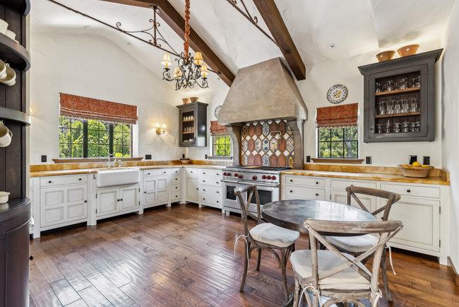 Detail Gallery Image 19 of 97 For 2307 Easton Dr, Burlingame,  CA 94010 - 4 Beds | 4/1 Baths
