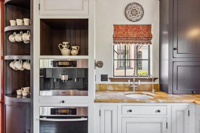 Detail Gallery Image 20 of 97 For 2307 Easton Dr, Burlingame,  CA 94010 - 4 Beds | 4/1 Baths