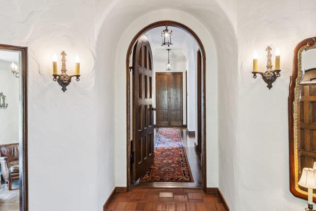 Detail Gallery Image 25 of 97 For 2307 Easton Dr, Burlingame,  CA 94010 - 4 Beds | 4/1 Baths